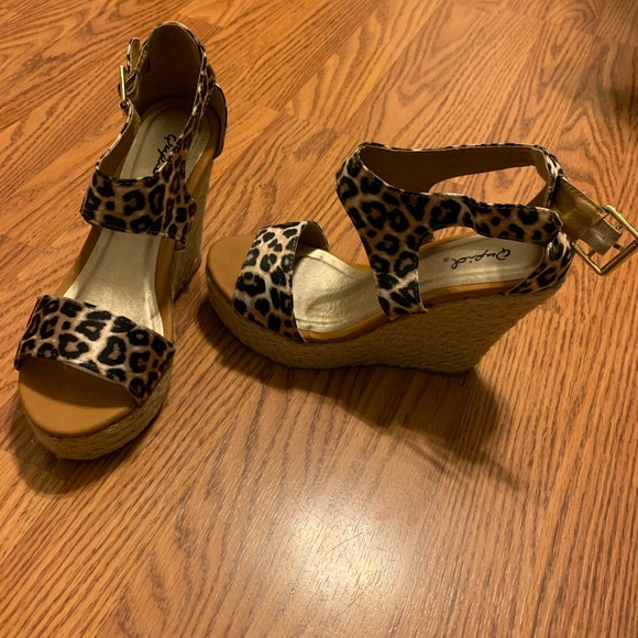 Leopard Wedges - Picture 3 of 5